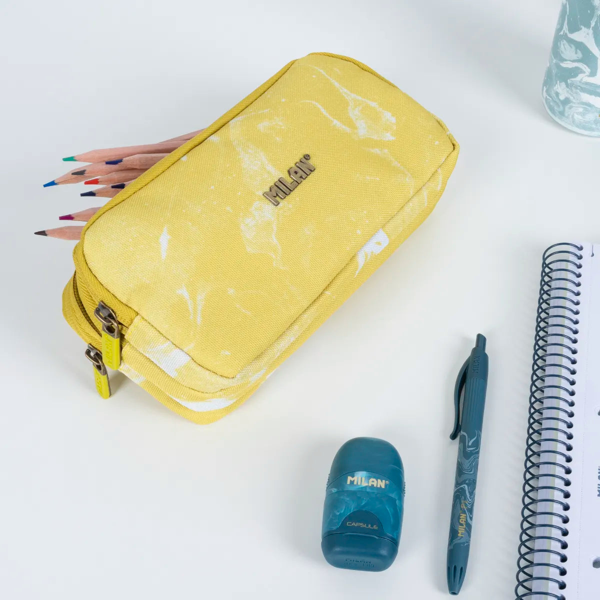 Estuche con 3 cremalleras, Lava