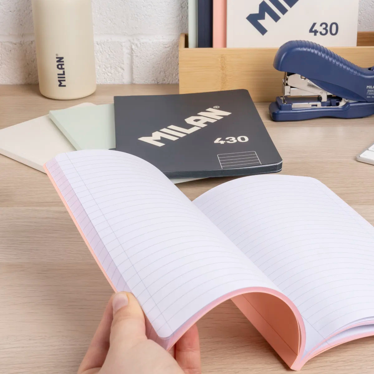 Libreta A5 encolada, papel a líneas, 48 hojas de 95 gr/m², 430 since 1918