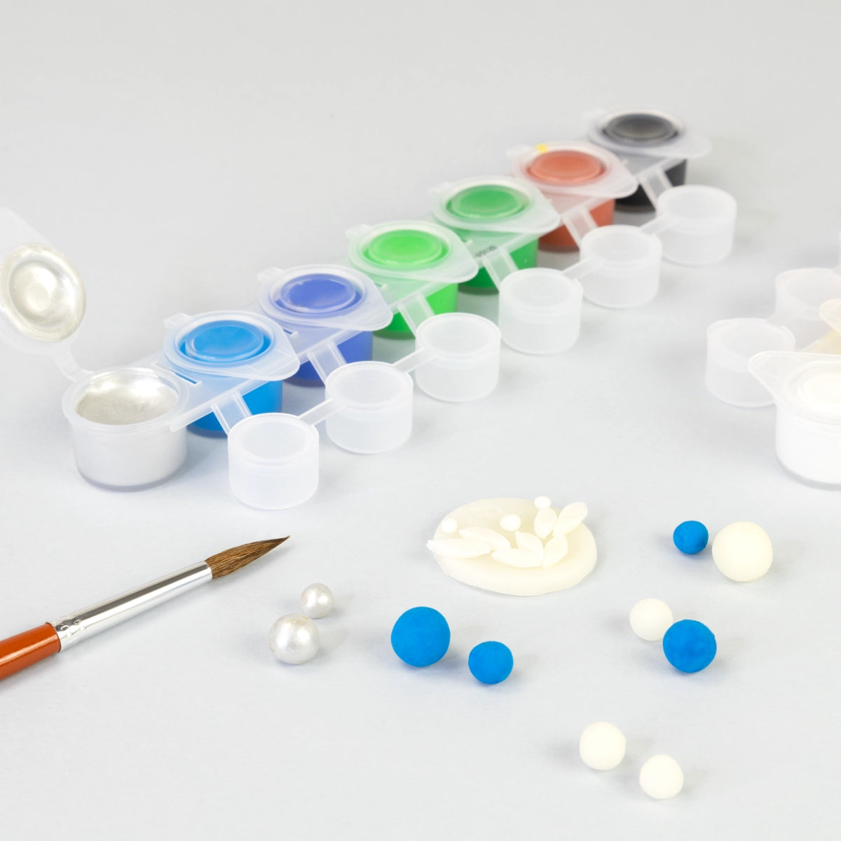 Set 14 mini témperas con pincel (14 tarros de 5 ml)