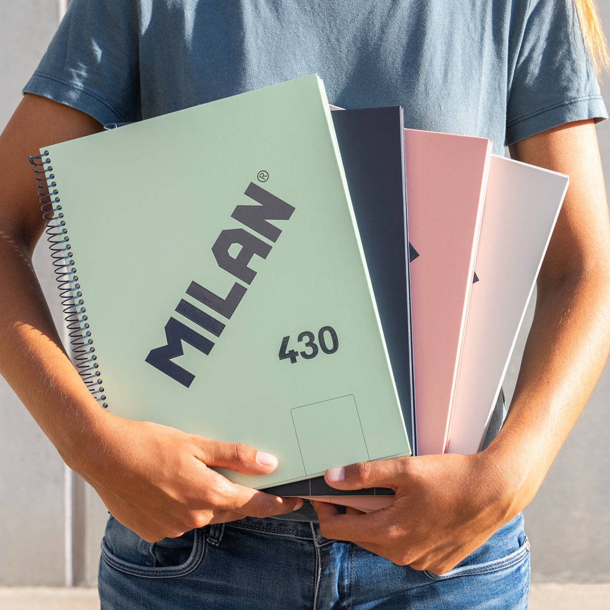 Cuadernos A4 con espiral y tapa dura, papel liso de 95 gr/m², 430 since 1918 (pack 4 unidades)
