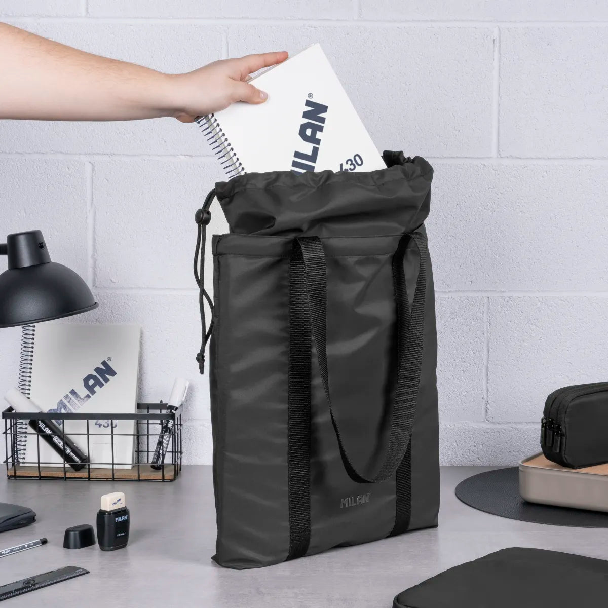 Bolso tote bag serie Shadow, negro