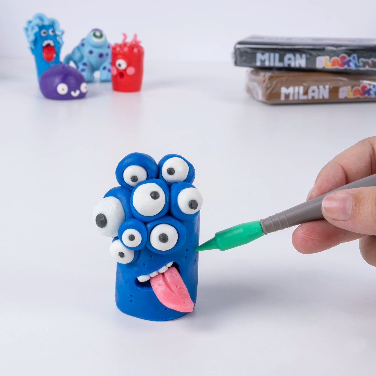 Barra 150 g plastilina color azul oscuro