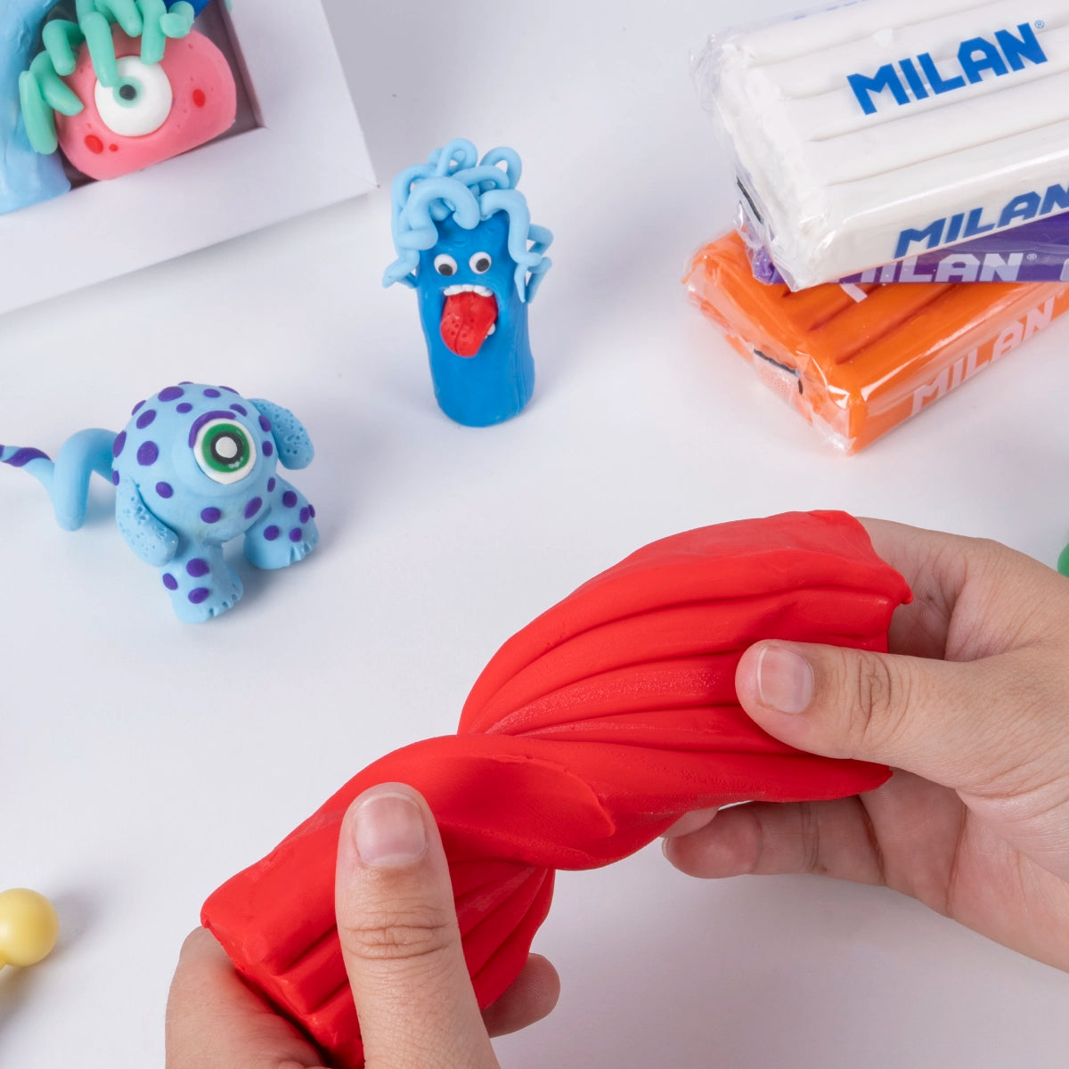 Barra 150 g plastilina color rojo