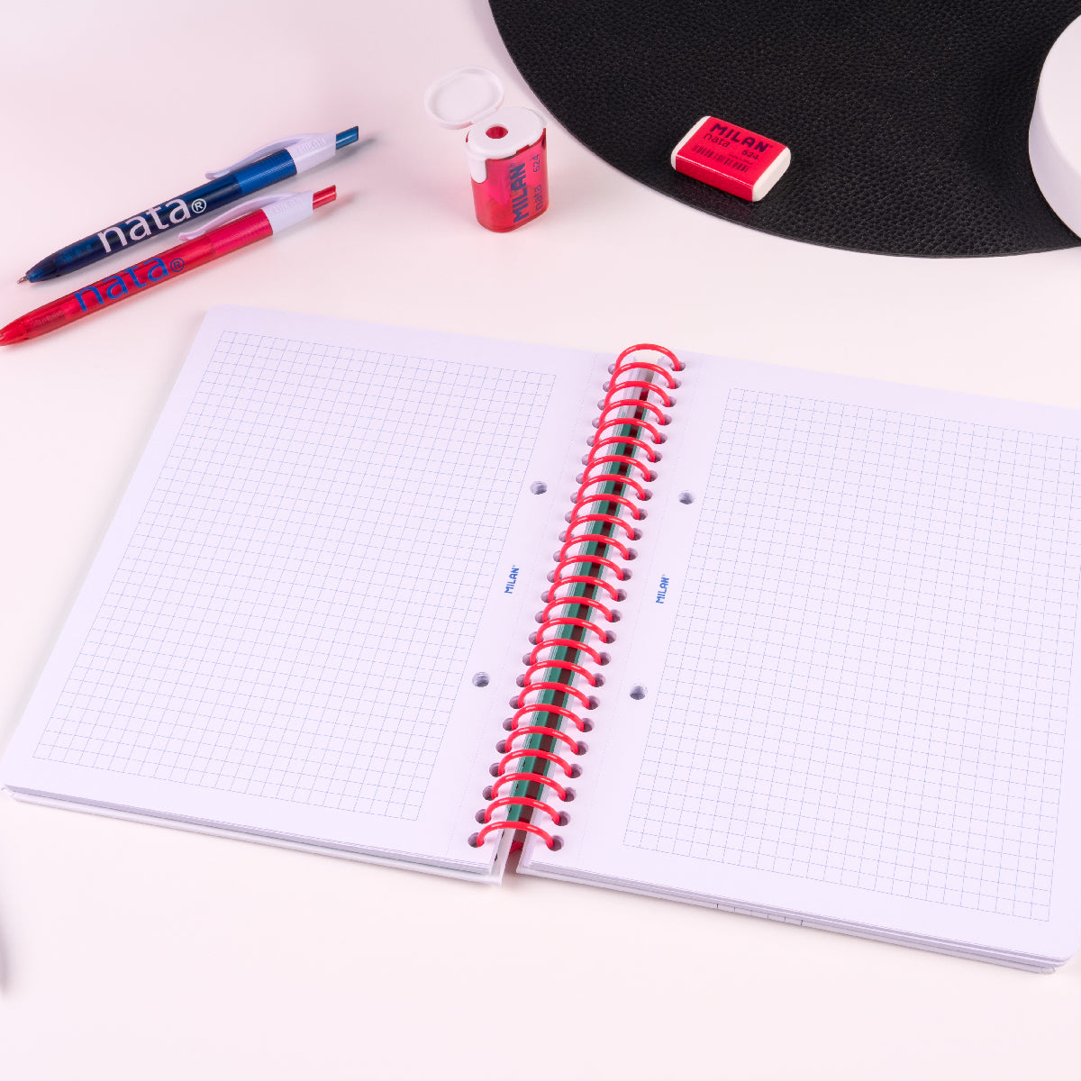 Cuaderno A5 con tapa dura, cuadrícula 5 x 5 mm, 80 hojas de 95gr/m², nata® 624 since 1918