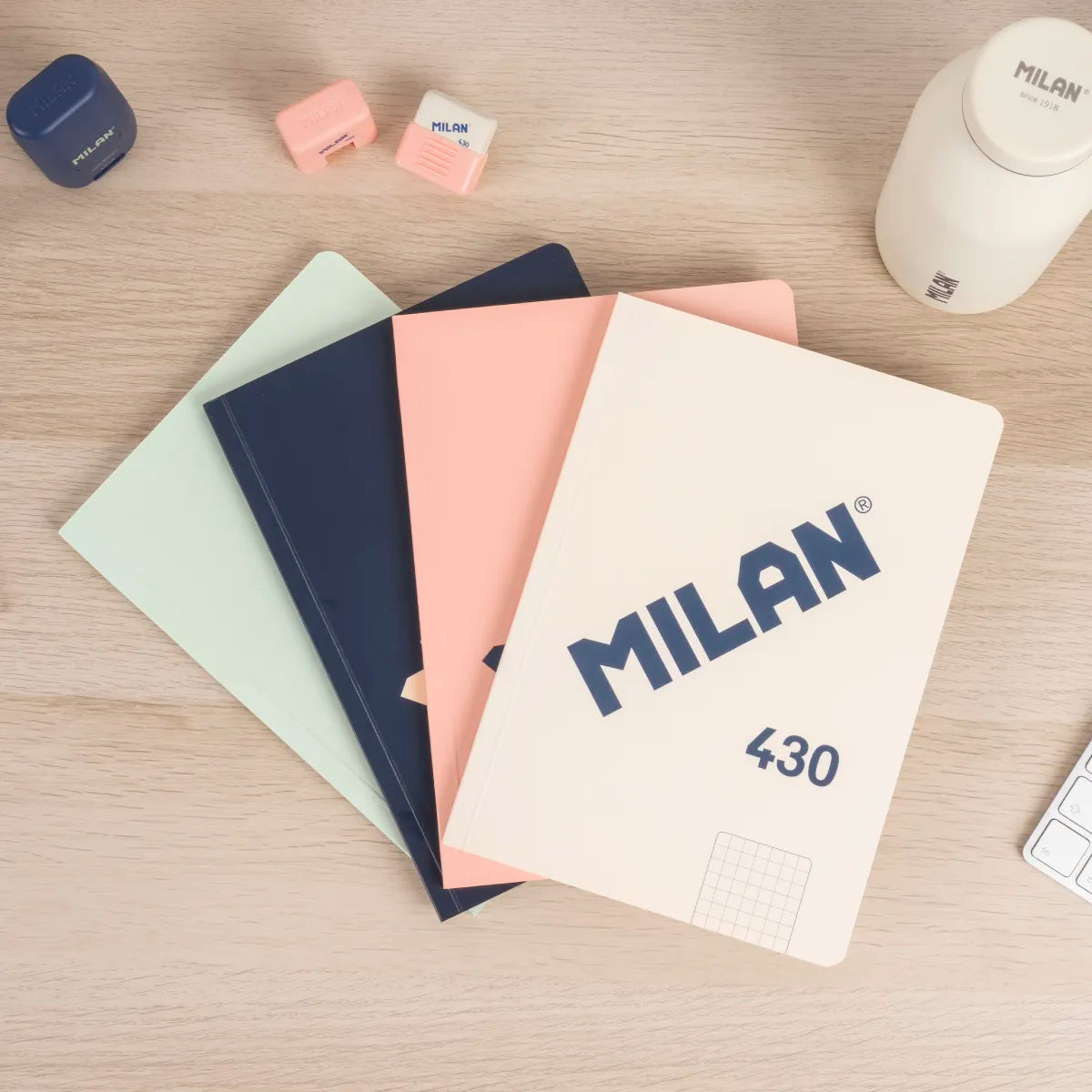 Pack 4 libretas A5 encoladas, papel cuadriculado (5 x 5 mm), 48 hojas de 95 gr/m², colección 430 since 1918