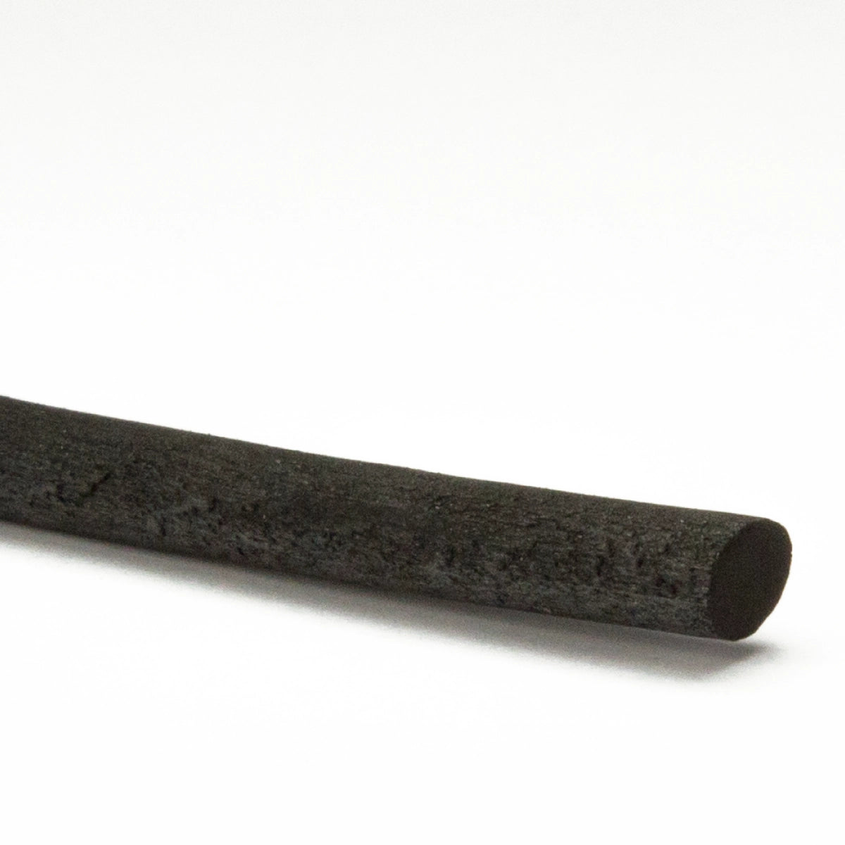 30 barretes de carbonet natural cilíndric Ø 6-8 mm