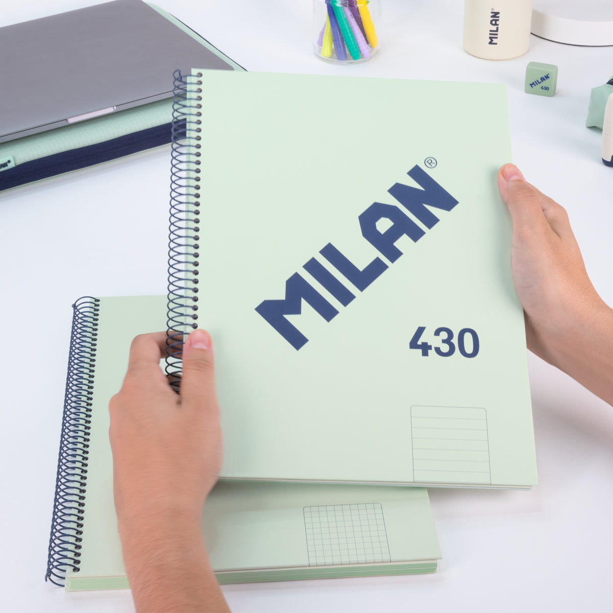 Cuaderno A4 con tapa dura, pauta a líneas 7 mm, 120 hojas de 95 gr/m², 430 since 1918