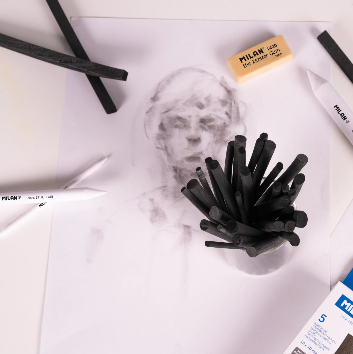 30 barretes de carbonet natural cilíndric Ø 6-8 mm