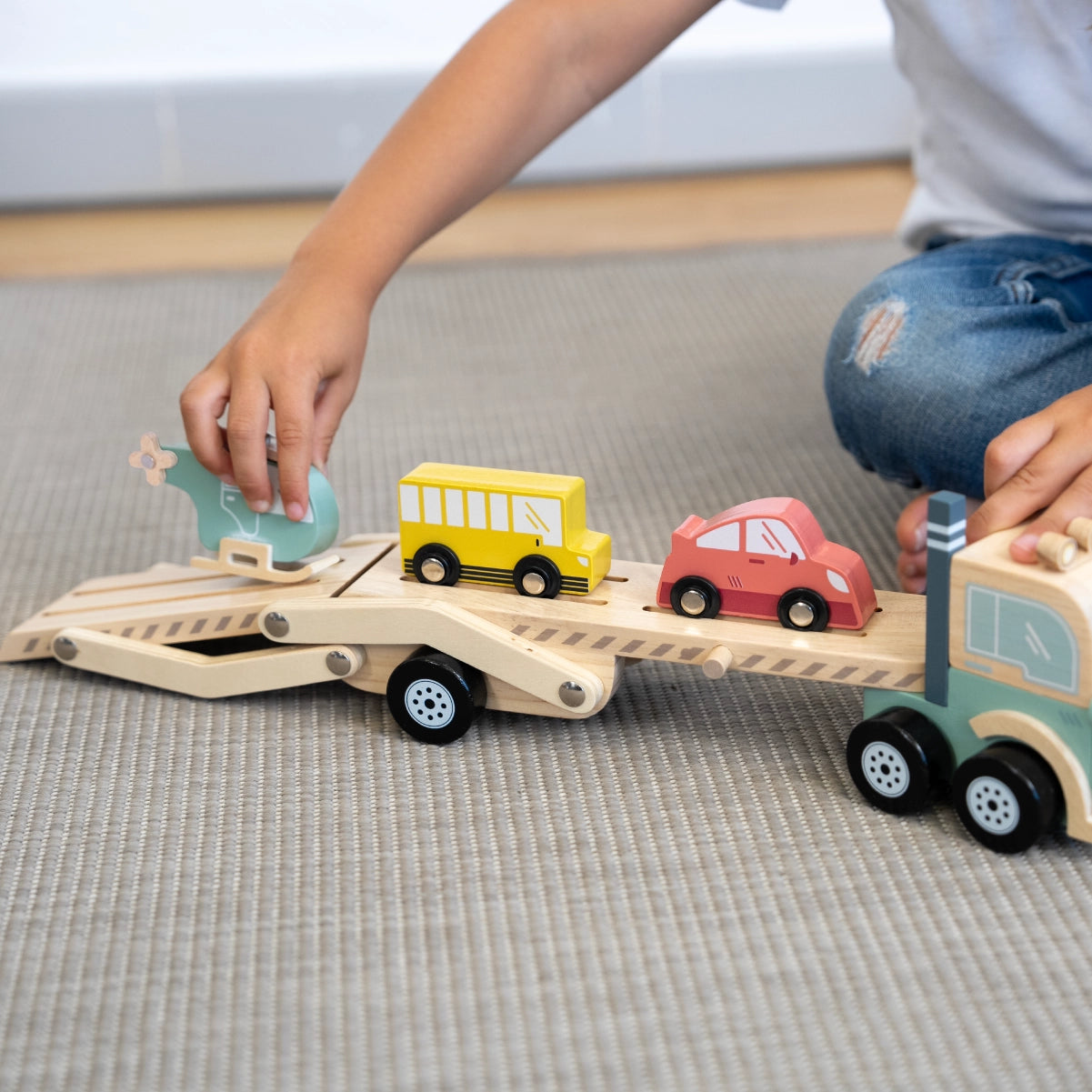 Joguina de fusta 4 vehicles 'Wheels on the road'