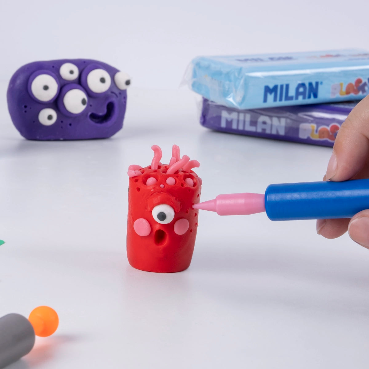 Barra 150 g plastilina color rojo