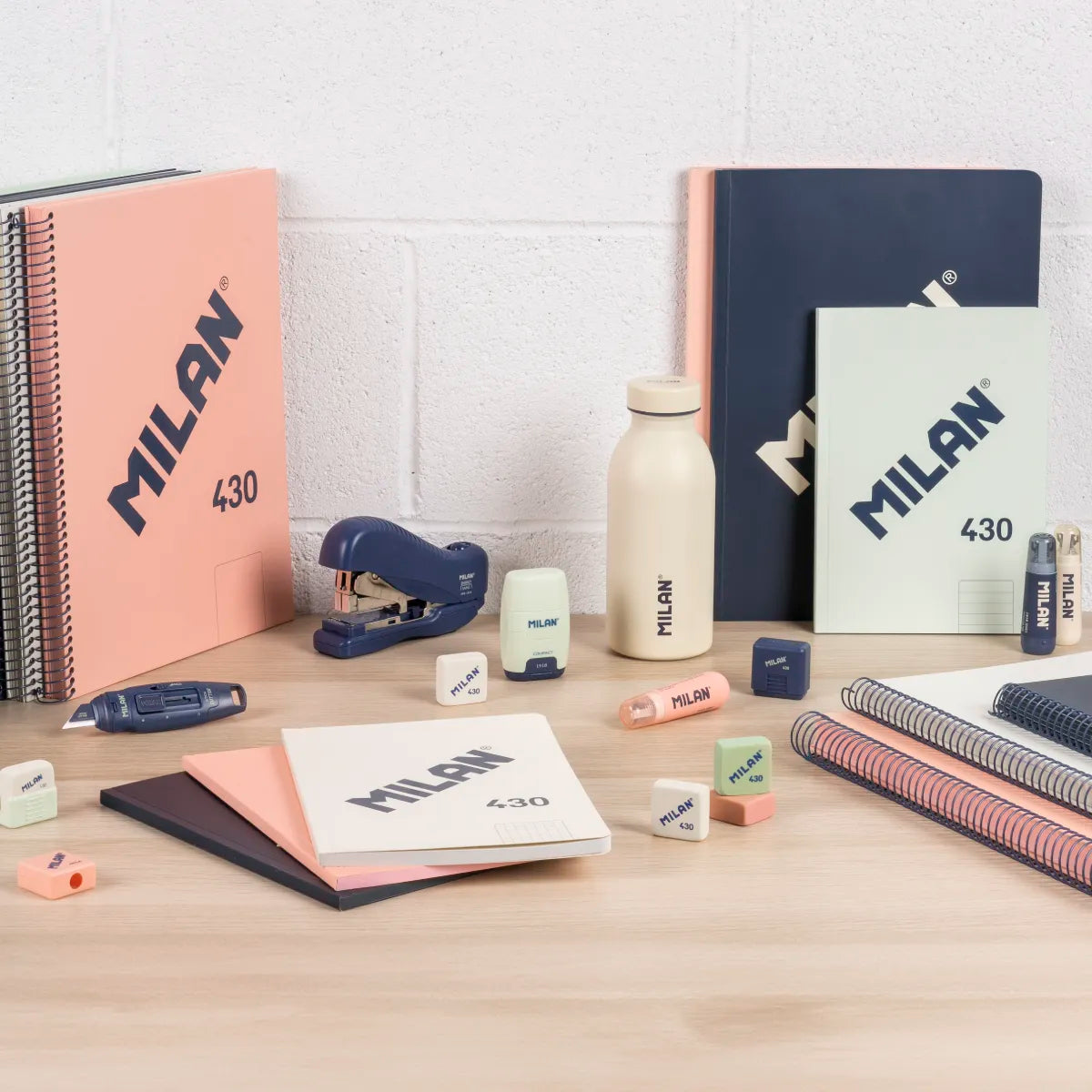 Pack 4 libretas A5 encoladas, papel a líneas (7 mm), 48 hojas de 95 gr/m², colección 430 since 1918