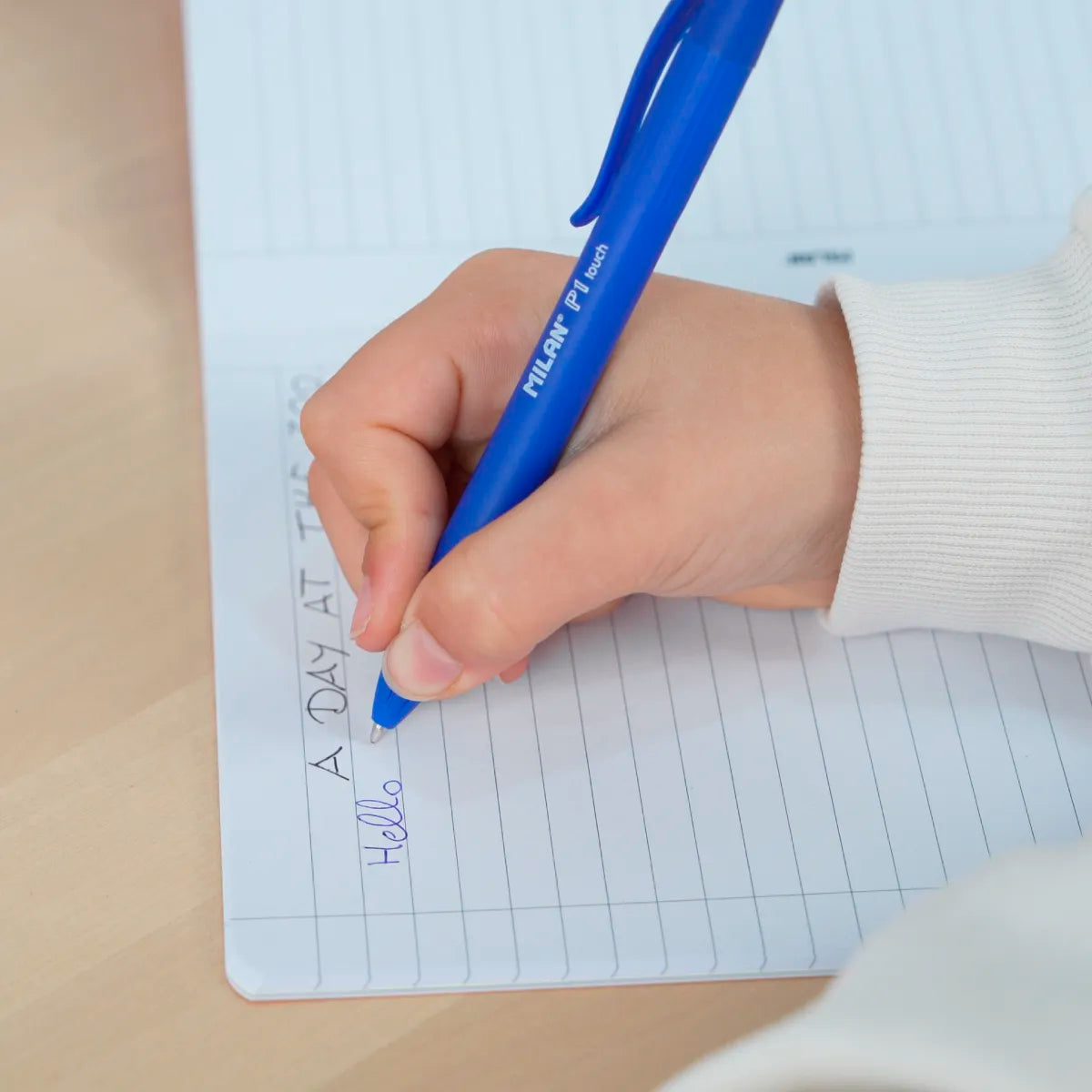 Libreta A5 grapada, papel a líneas, 24 hojas de 95 gr/m², 460 since 1918