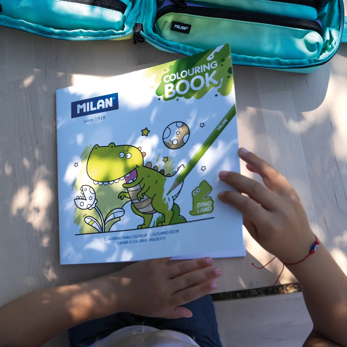 Cuaderno para colorear 'Dino land'