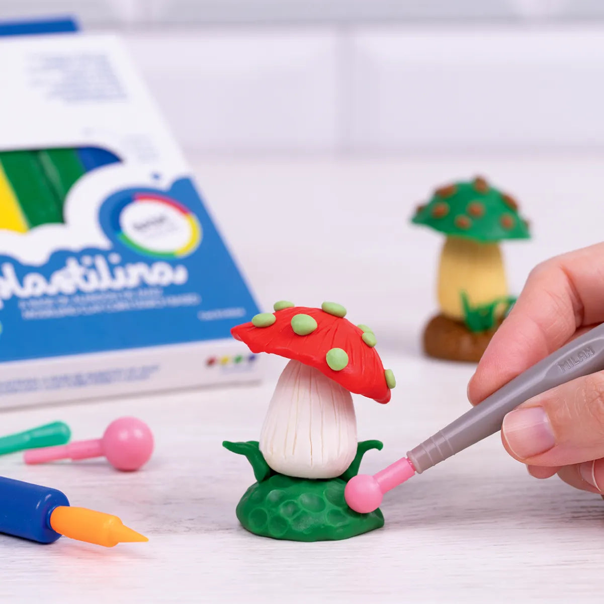 Plastilina de 4 colores (330 g)