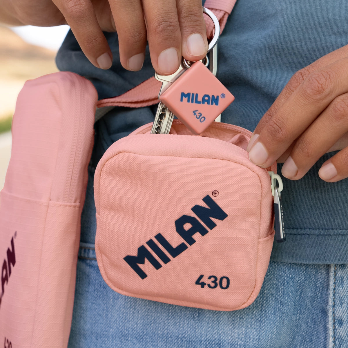 Bolso pequeño bandolera goma MILAN 430 since 1918