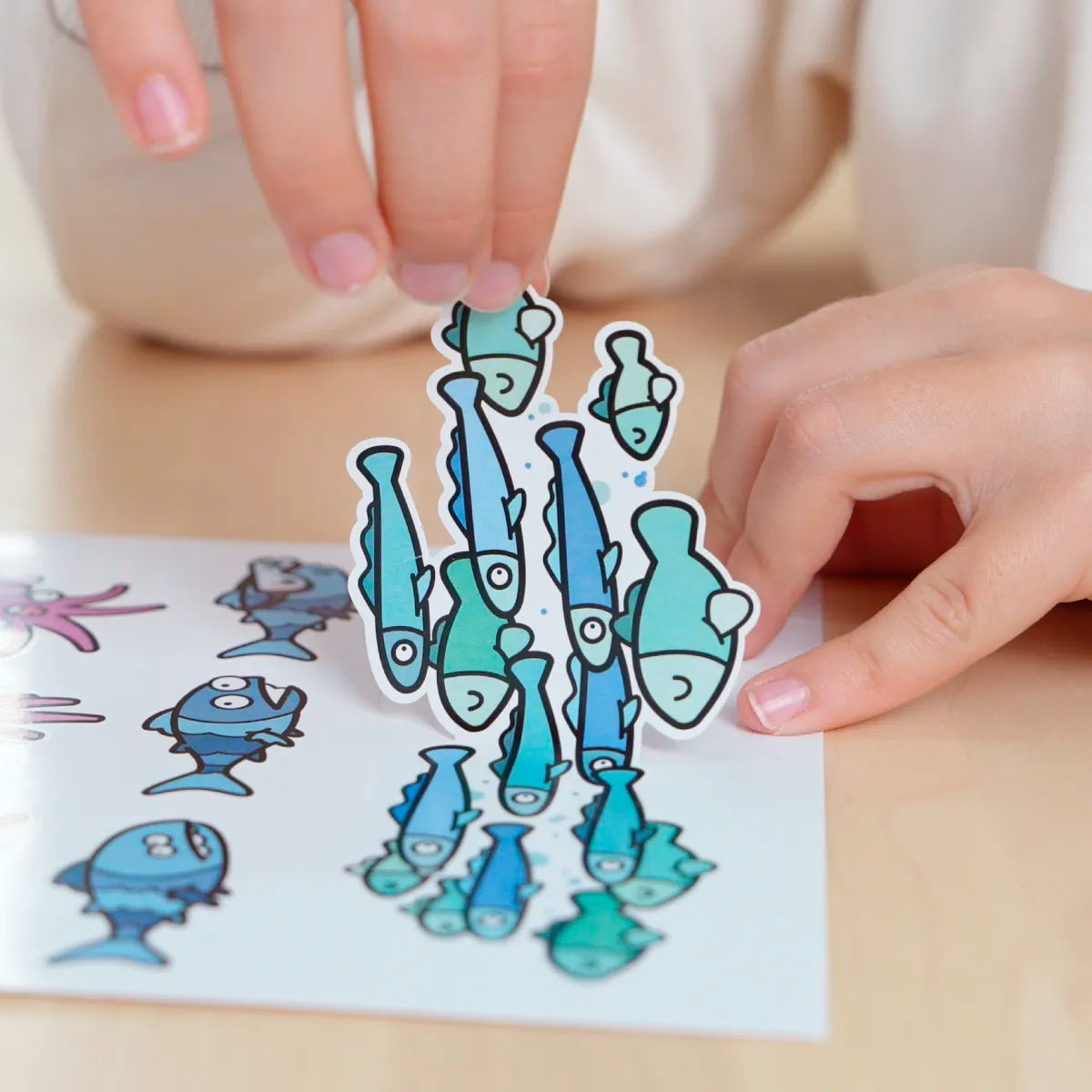 Cuaderno con adhesivos para colorear 'Blue odissey'