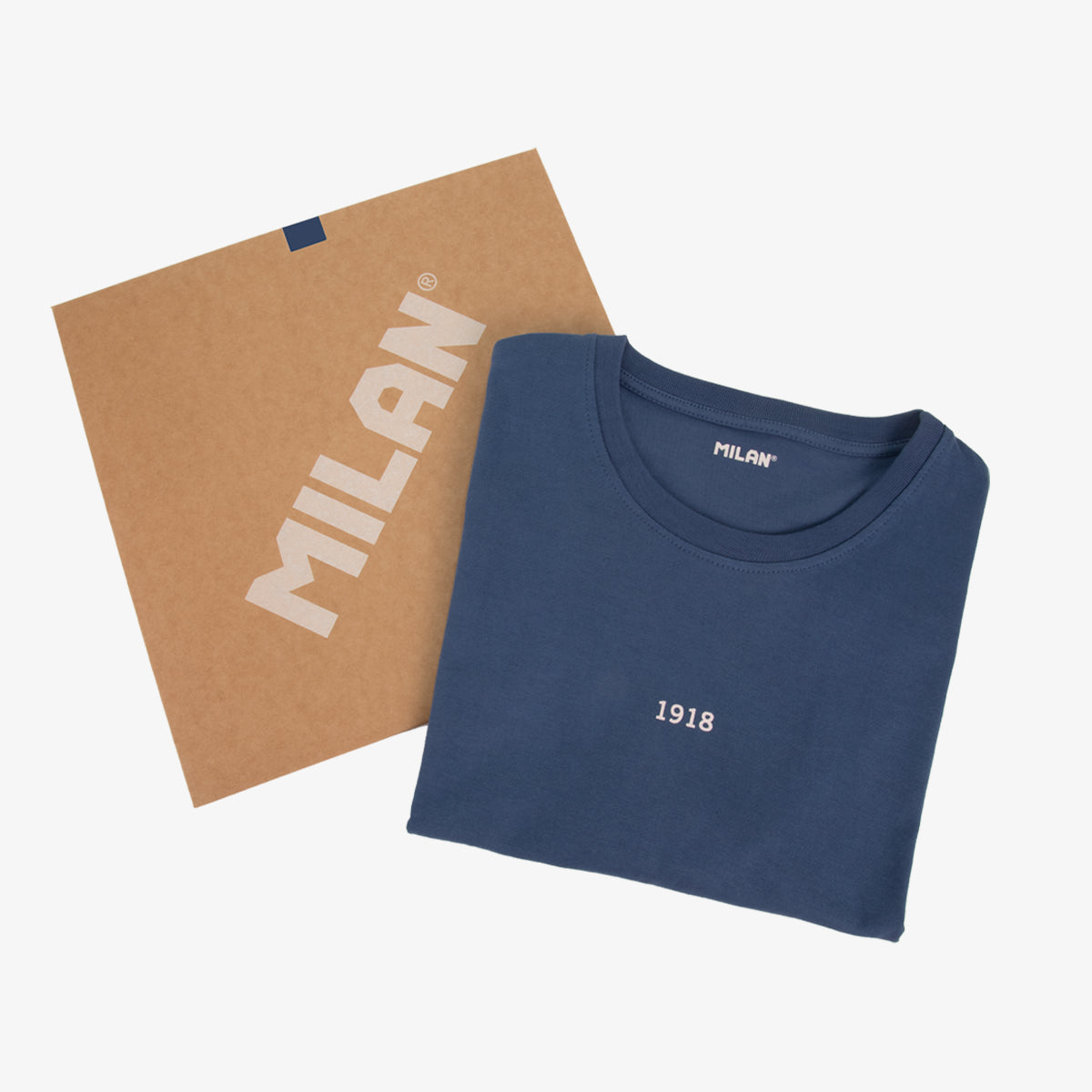 Camiseta unisex 430 since 1918, inspirada en las gomas de borrar MILAN