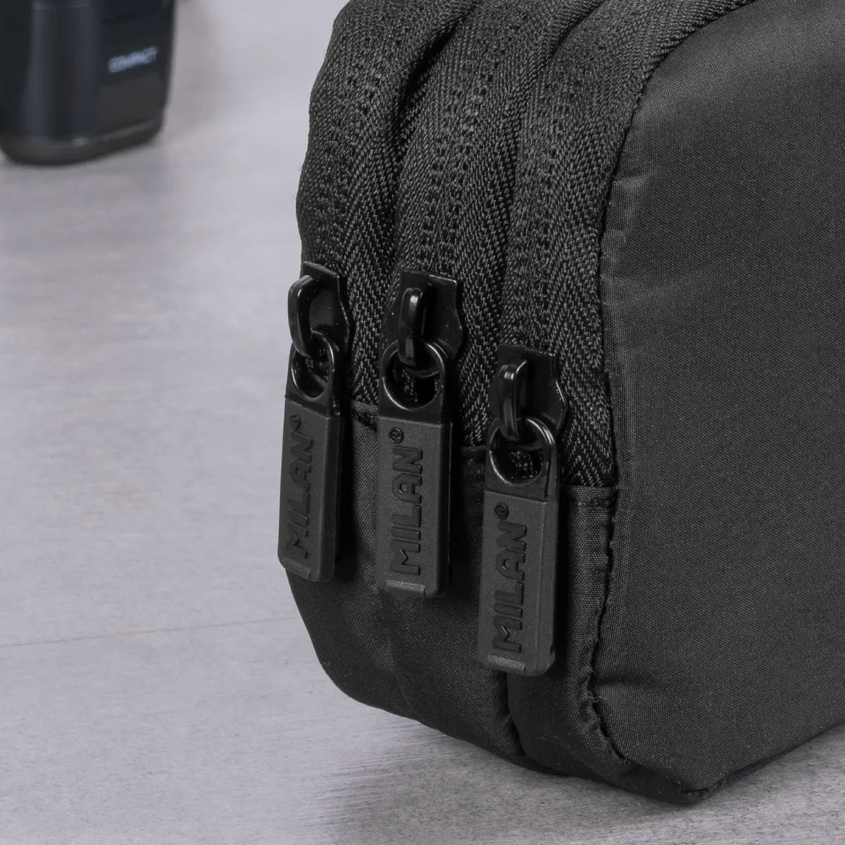 Estuche portatodo 3 cremalleras serie Shadow, negro