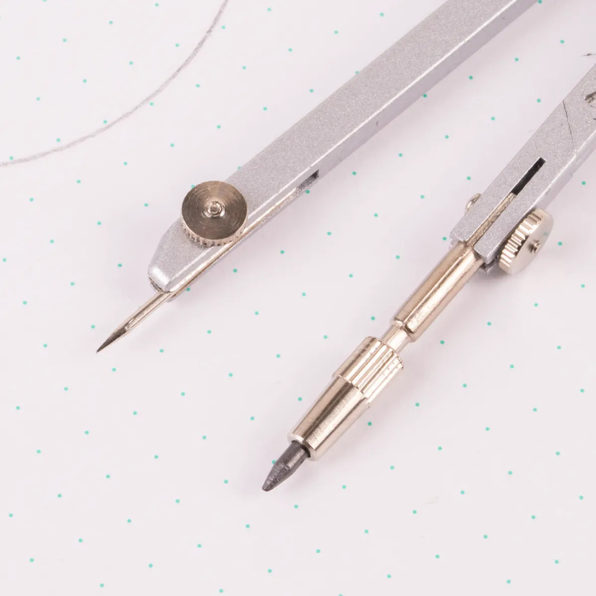 Caja compás con pata articulada, Acid