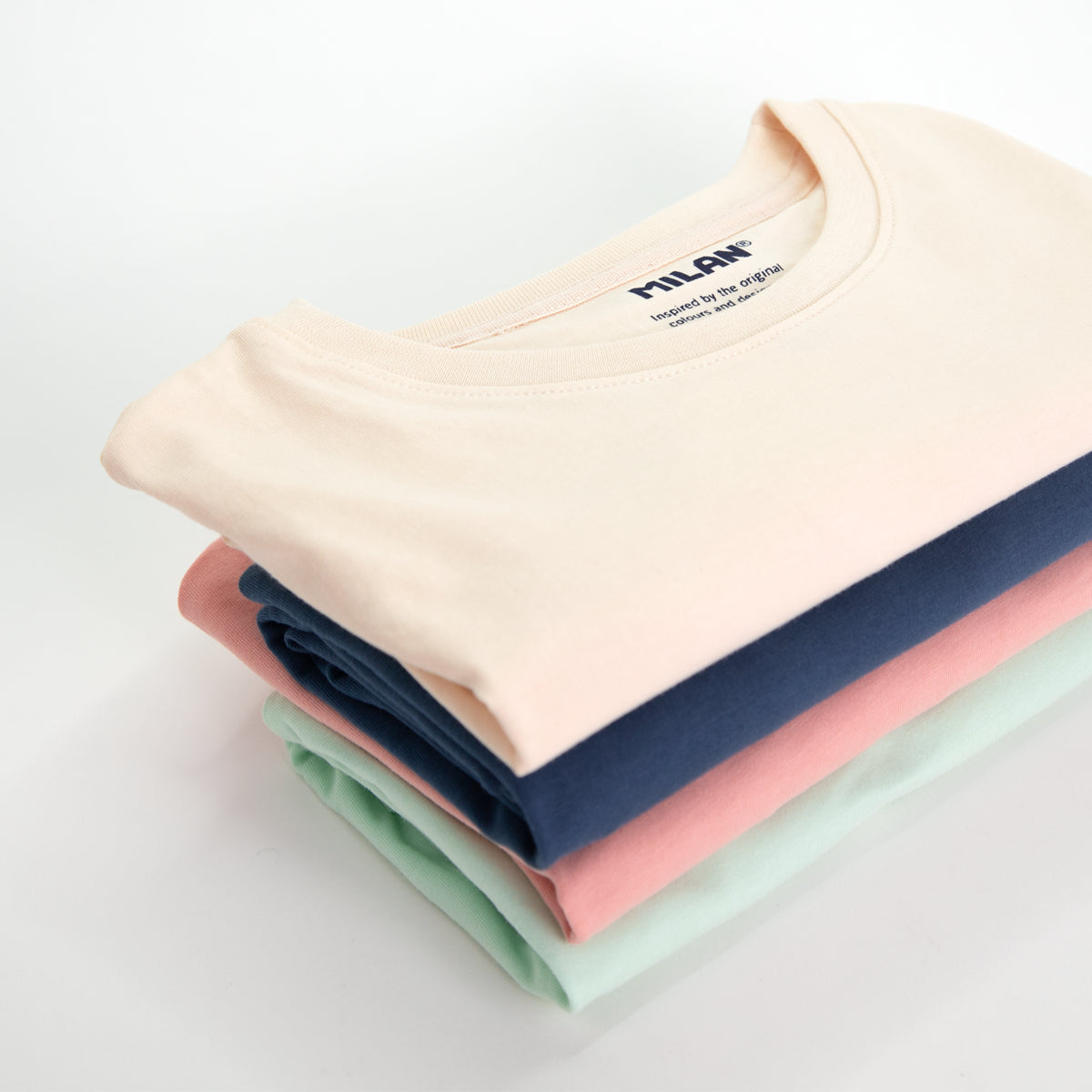 Camiseta mujer Slim Fit 430 since 1918, inspirada en las gomas de borrar MILAN