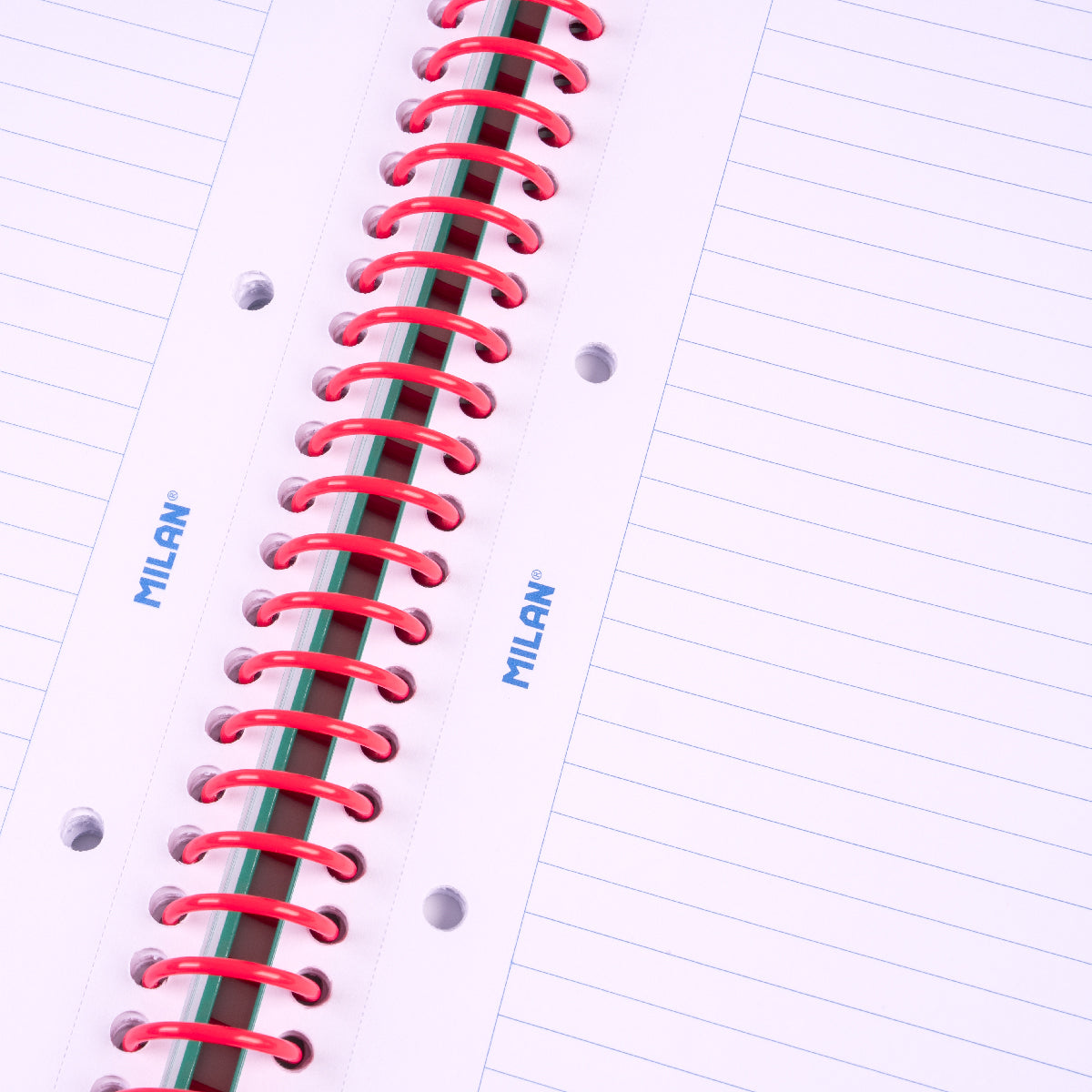 Cuaderno A4 tapa dura, papel a líneas (7 mm), 80 hojas de 95 gr/m², nata® 624 since 1918