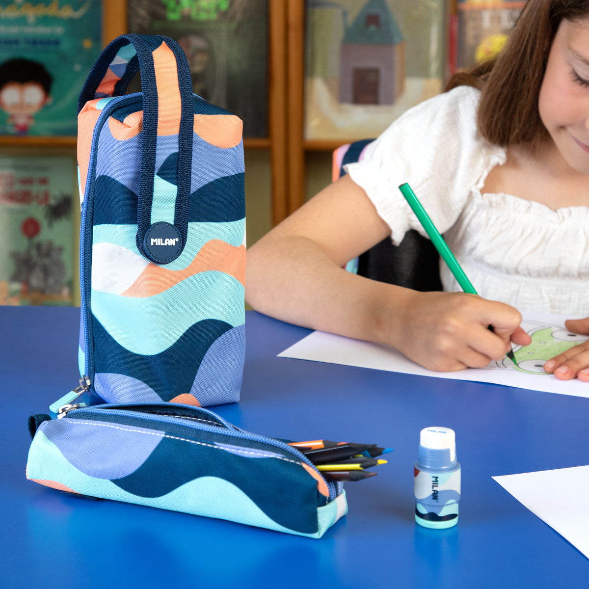 Pack ESCOLAR The Fun azul: mochila + kit 4 estuches + botella