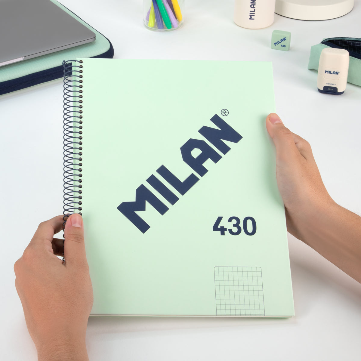Cuaderno A4 con tapa dura, cuadrícula 5 x 5 mm, 80 hojas de 95 gr/m², 430 since 1918