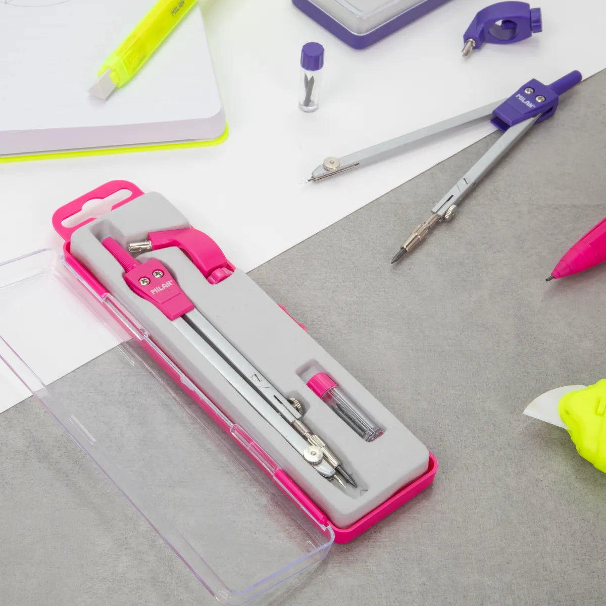 Caja compás con pata articulada, Acid