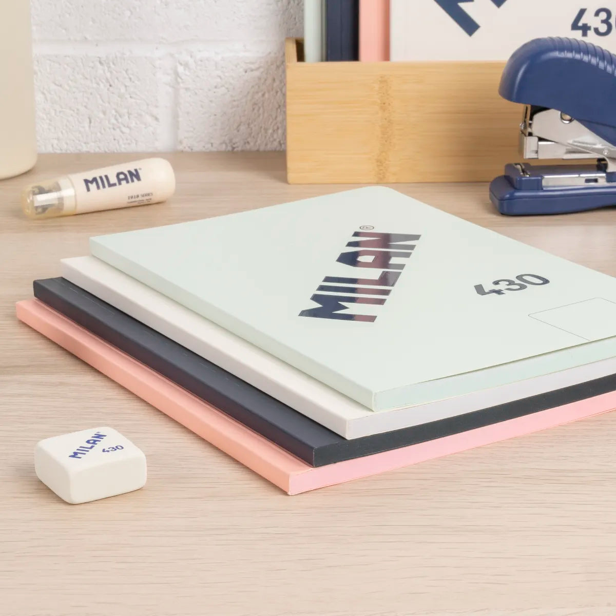 Libreta A5 encolada, 48 hojas blancas de 95 gr/m², 430 since 1918