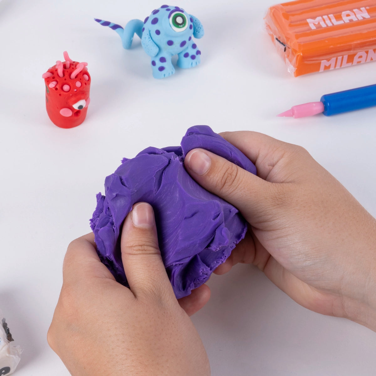 Barra 150 g plastilina color lila