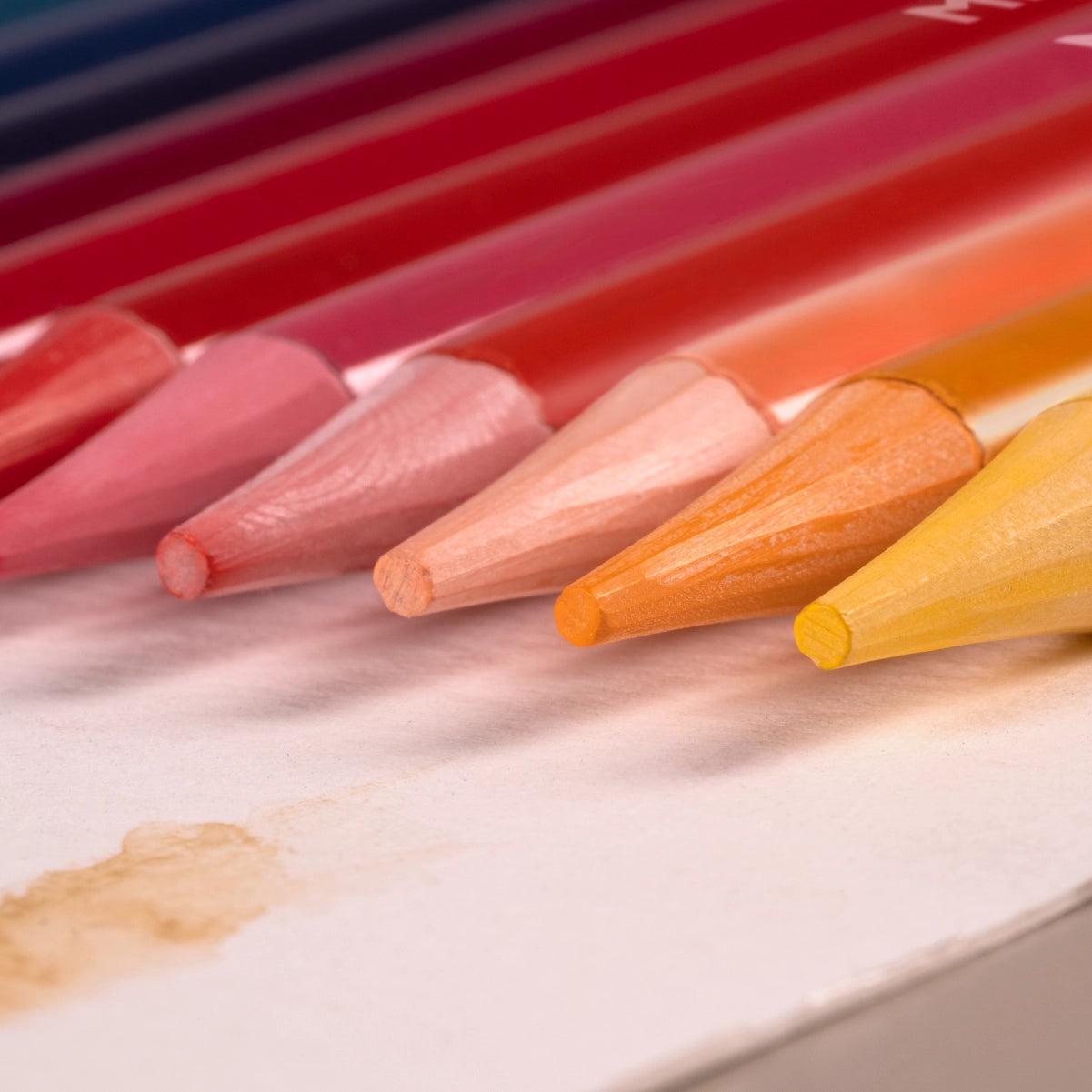 24 lápices de colores acuarelables todo mina + pincel, en caja metálica