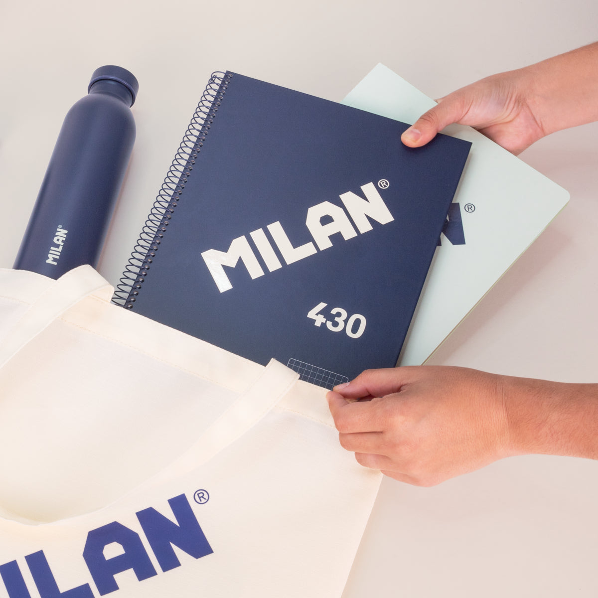 Cuaderno A4 con tapa dura, cuadrícula 5 x 5 mm, 80 hojas de 95 gr/m², 430 since 1918