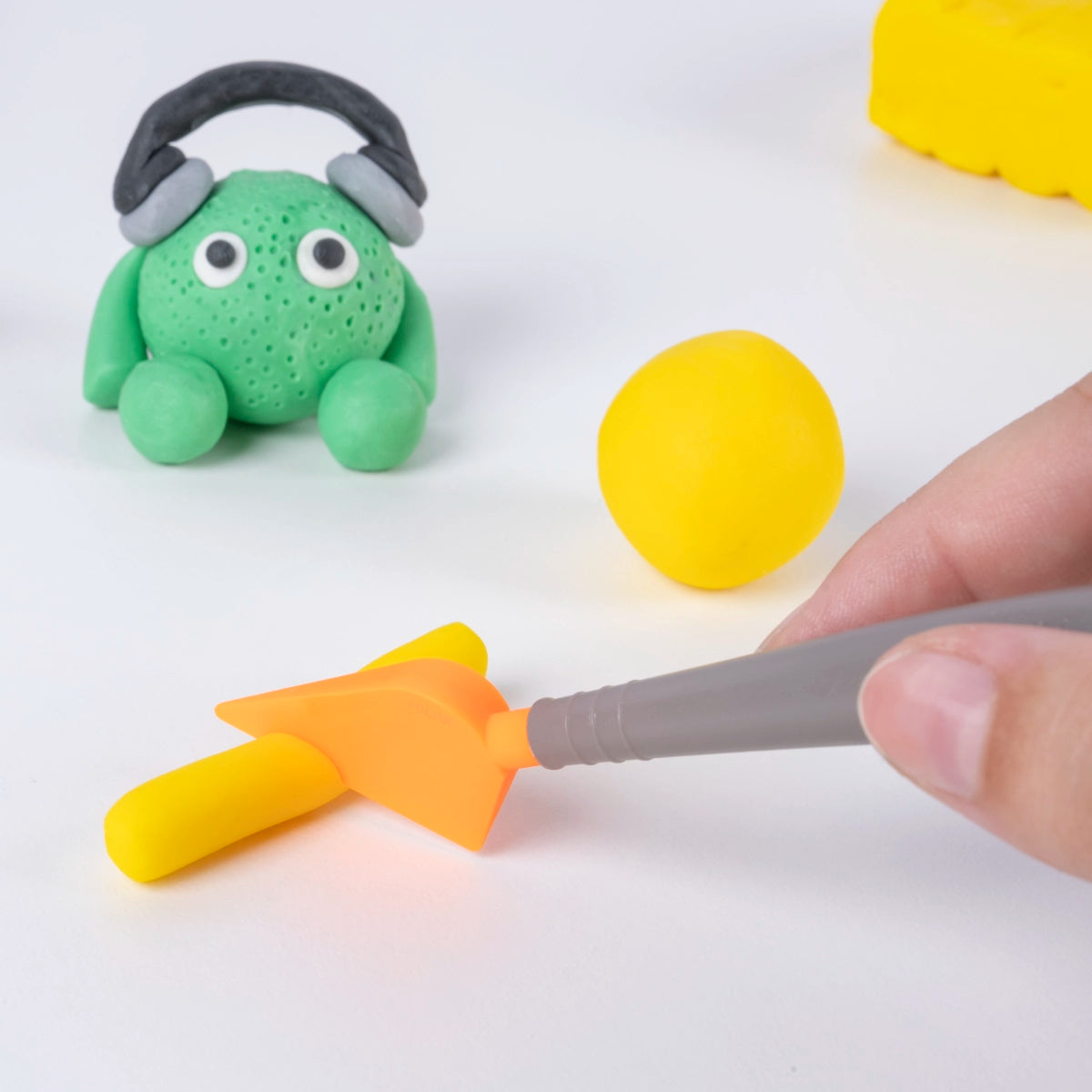 Barra 150 g plastilina color amarillo