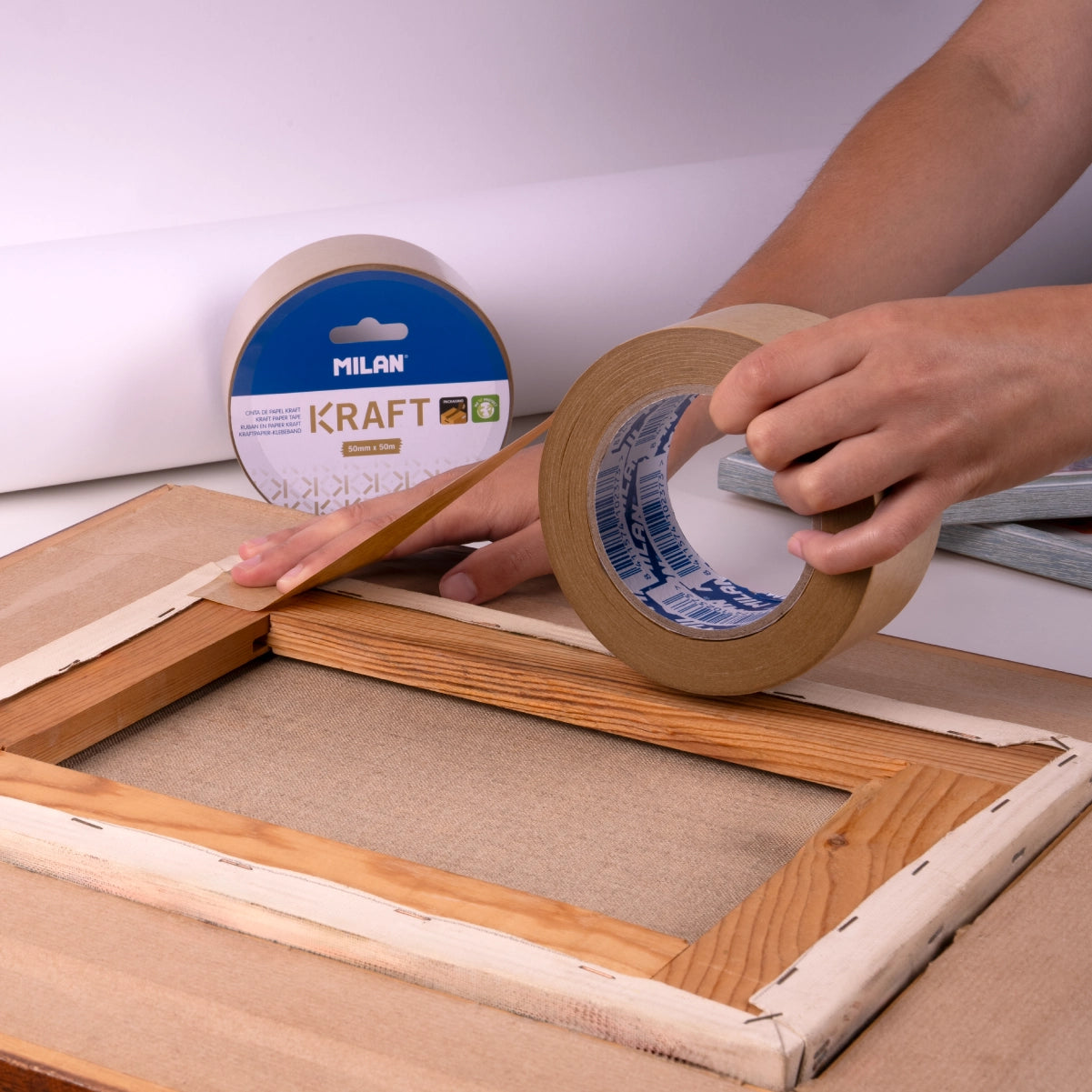 Cinta adhesiva per a embalatge de paper craft