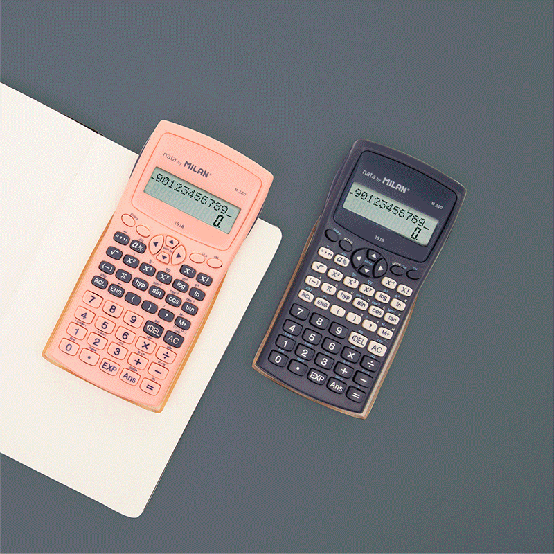 Gif animado mostrando varias calculadoras de sobremesa, de bolsillo y científicas de diferentes colecciones de MILAN